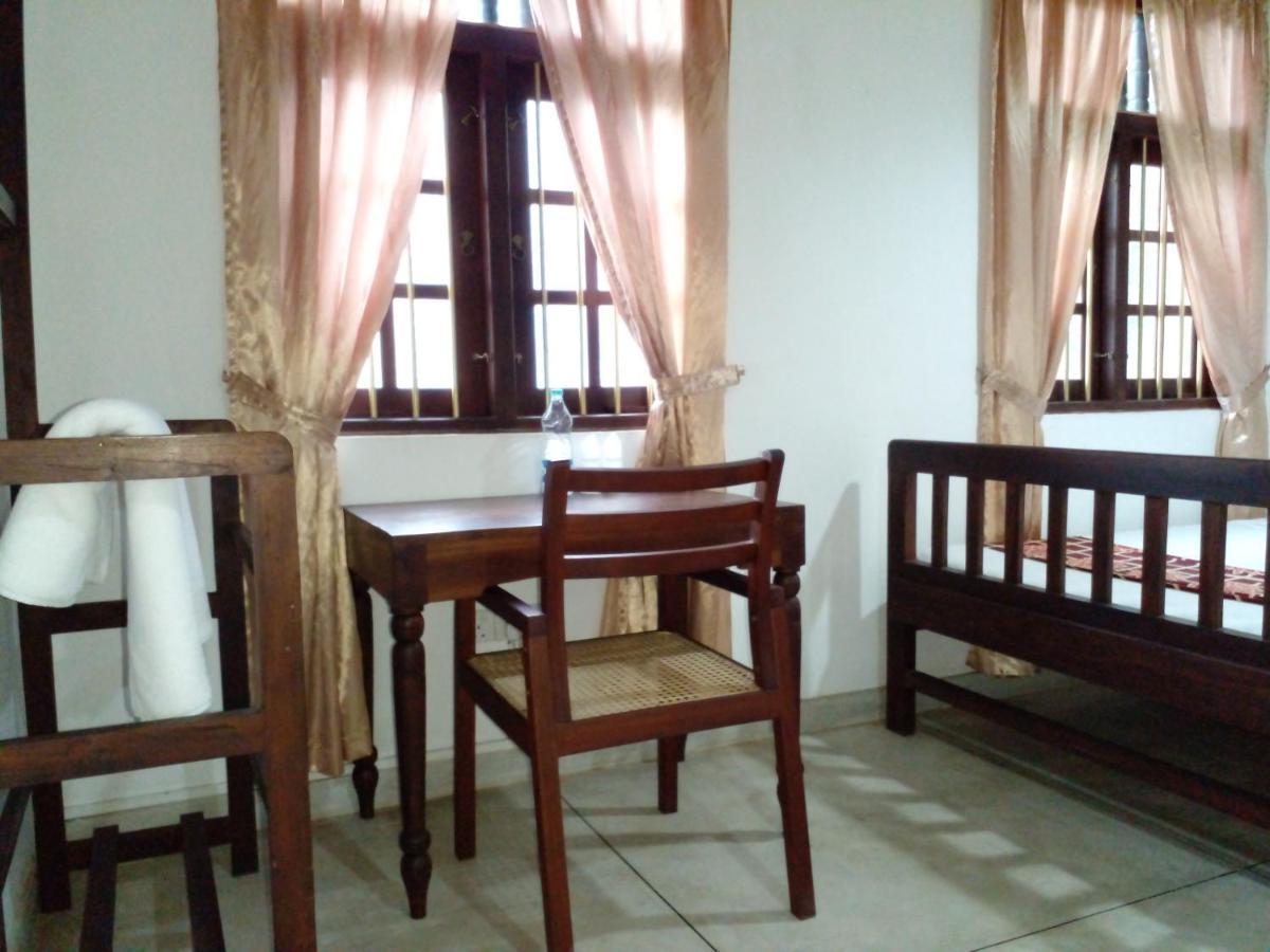 Muduna Walawwa Resort Kandy Exteriör bild