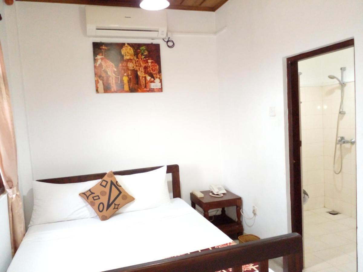 Muduna Walawwa Resort Kandy Exteriör bild