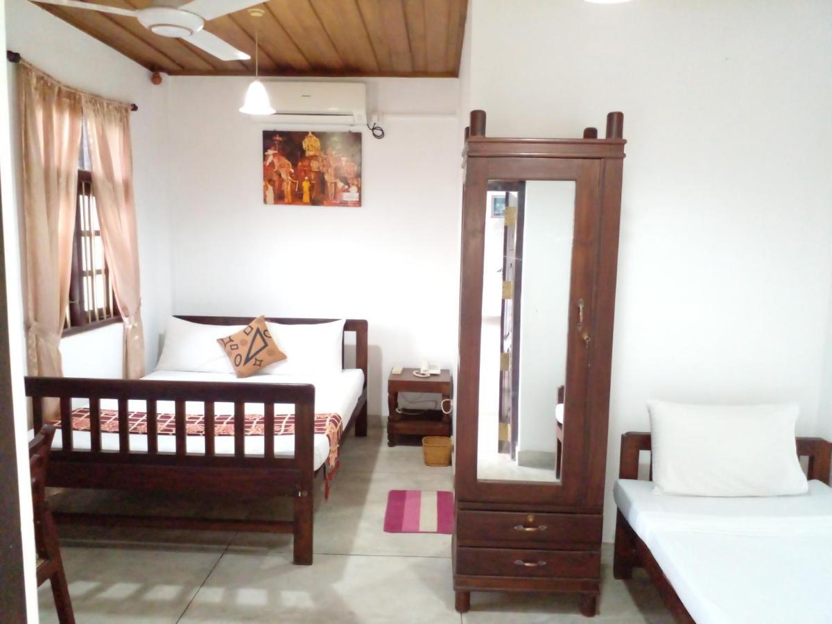 Muduna Walawwa Resort Kandy Exteriör bild