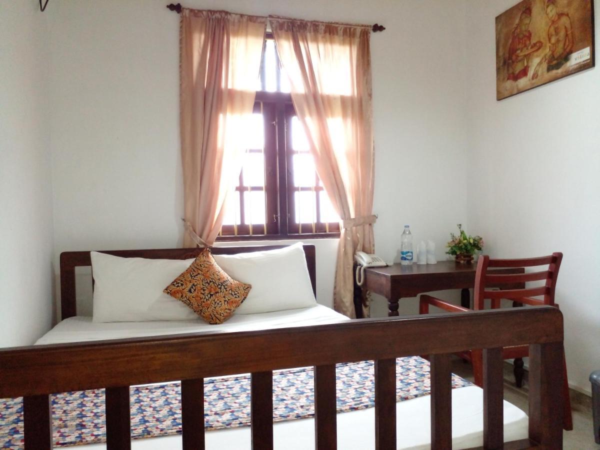 Muduna Walawwa Resort Kandy Exteriör bild