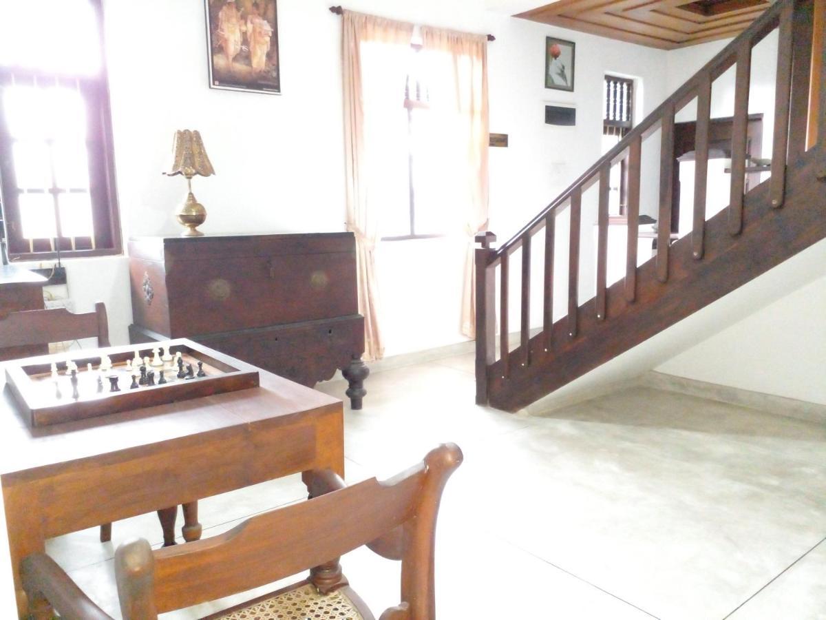 Muduna Walawwa Resort Kandy Exteriör bild