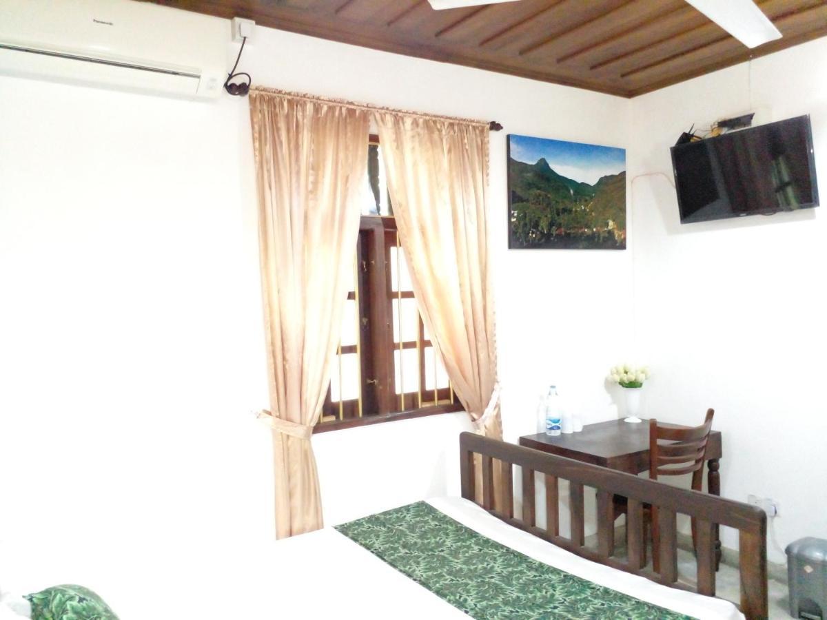 Muduna Walawwa Resort Kandy Exteriör bild