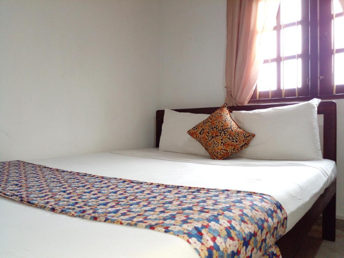 Muduna Walawwa Resort Kandy Exteriör bild