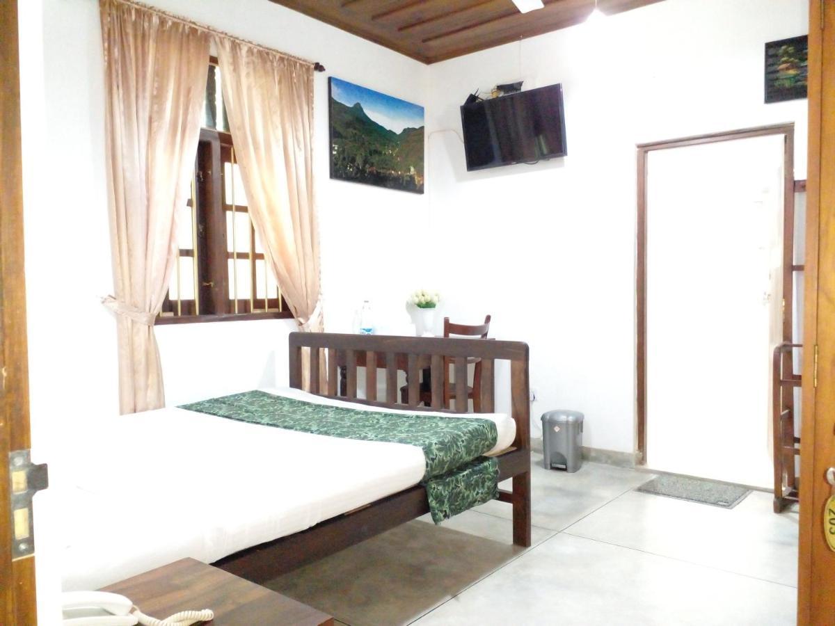 Muduna Walawwa Resort Kandy Exteriör bild