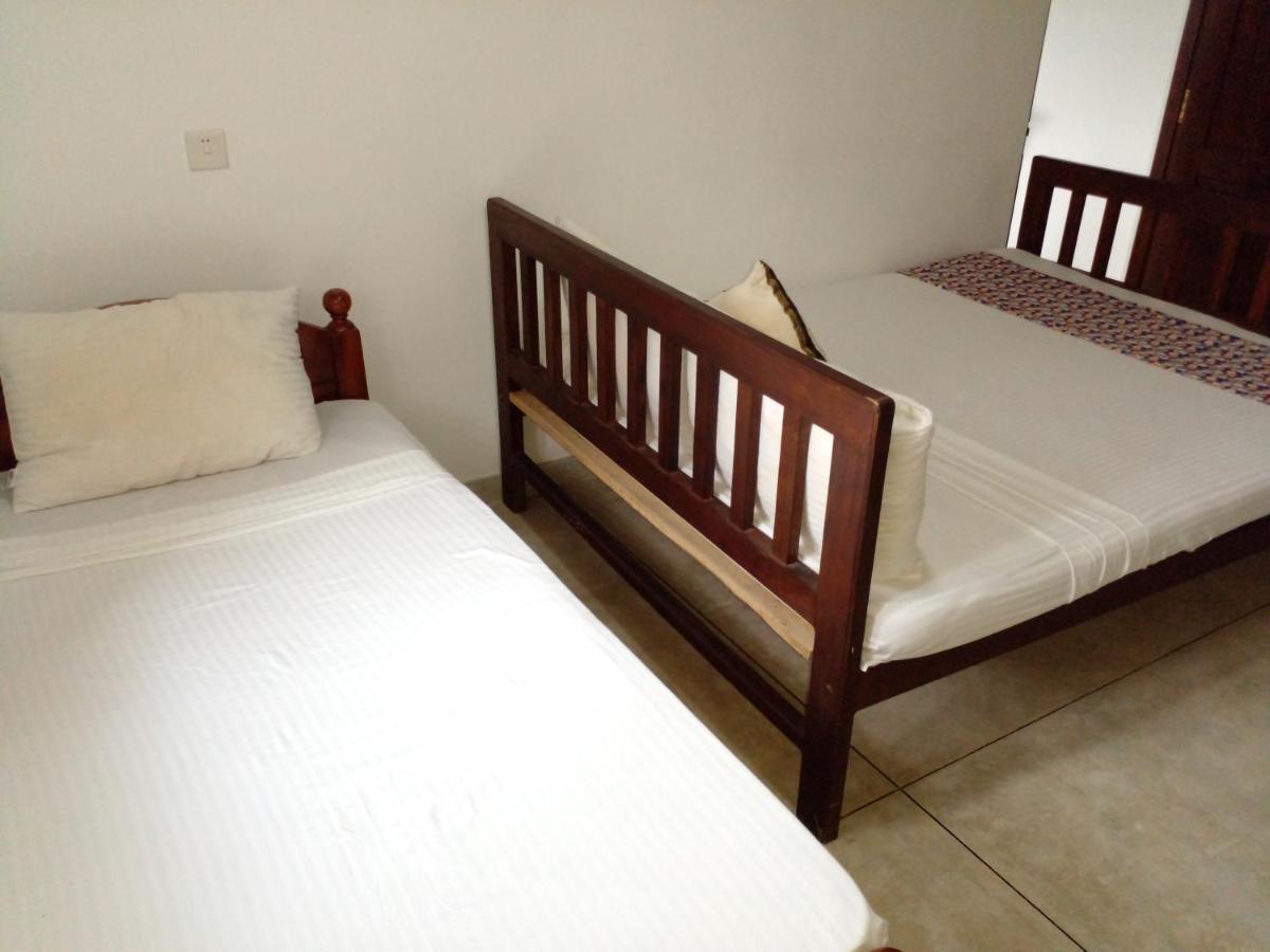 Muduna Walawwa Resort Kandy Exteriör bild