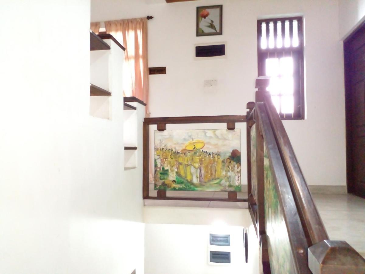 Muduna Walawwa Resort Kandy Exteriör bild