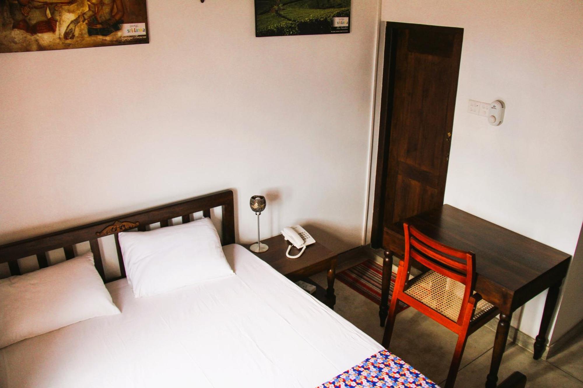 Muduna Walawwa Resort Kandy Exteriör bild