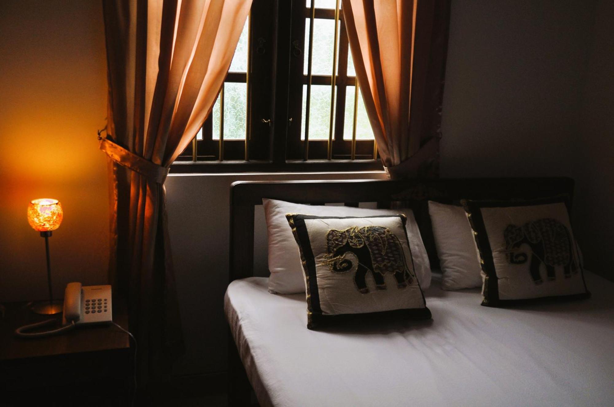Muduna Walawwa Resort Kandy Exteriör bild