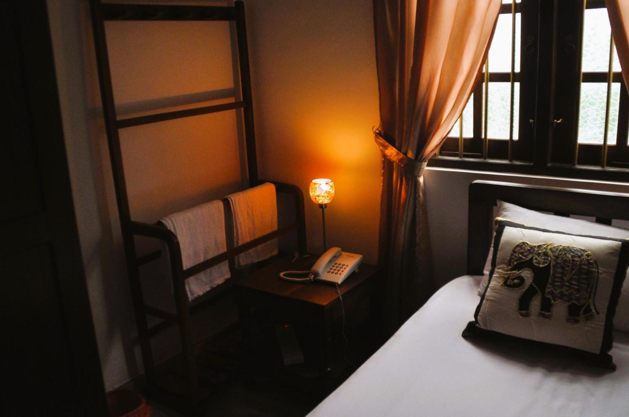 Muduna Walawwa Resort Kandy Exteriör bild