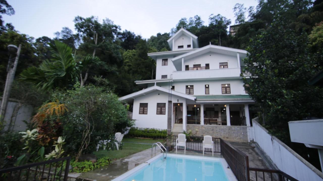Muduna Walawwa Resort Kandy Exteriör bild